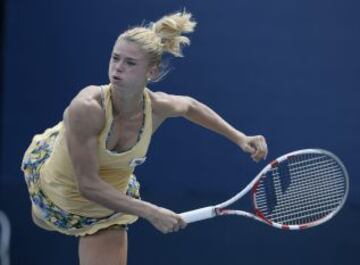 La tenista italiana Camila Giorgi durante el partido que ha disputado contra la eslovaca Jana Cepelova.