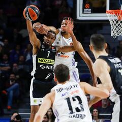 Tavares no jugó la segunda parte: “El dolor de la rodilla no remitió”