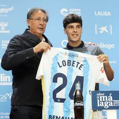 Loren, volcado en la búsqueda del delantero