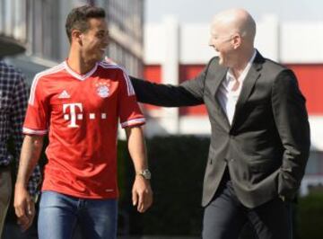 Thiago junto a el director deportivo, Matthias Sammer.