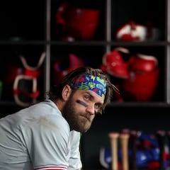 Why did the Philadelphia Phillies and San Francisco Giants clear the benches?