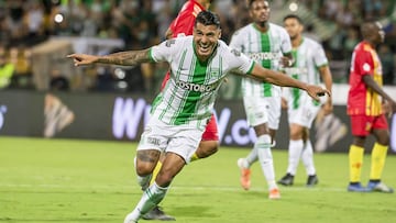 Jefferson Duque celebrando un gol con Nacional.