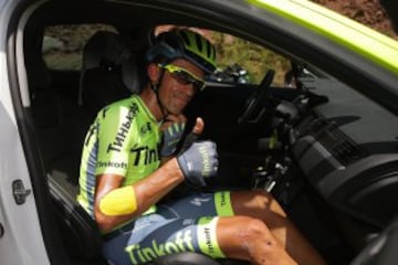 Alberto Contador abandona el Tour a causa de la fiebre.