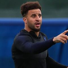 Kyle Walker quiere mandar camisetas a niños de Tailandia