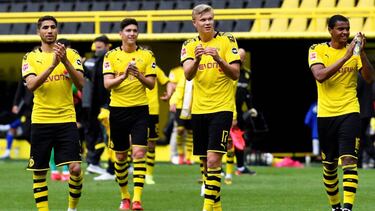 Achraf, Balerdi y Haaland aplauden el pasado sábado.