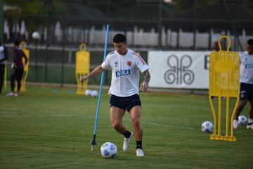 A lo largo del fin de semana, Gustavo Cuellar, Víctor Cantillo y Miguel Ángel Borja se sumaron a James y Vargas en la concentración.