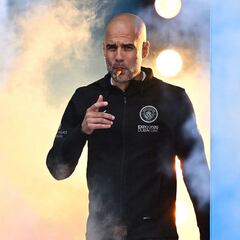 Guardiola reparte su prima por ganar la Premier entre el personal del City