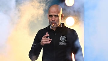 Guardiola reparte su prima por ganar la Premier entre el personal del City