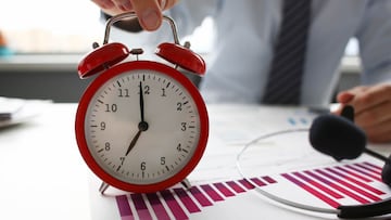 Sheinbaum Pardo prevé que el 1 de mayo del 2026 entre en vigor la jornada laboral de 40 horas en México. La reducción será gradual en todo el país.