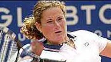 <b>SUFRÍA MOLESTIAS DESDE LA PASADA TEMPORADA.</b> Ángeles Montolio, que sufría molestias desde finales de la pasada temporada cuando se lesionó en un entrenamiento, había venido jugando desde entonces y encadenado una mala de resultados, como en el Open de Australia.