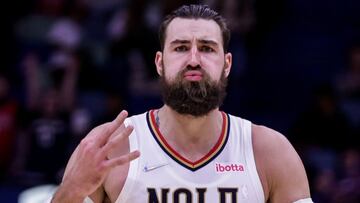 Jonas Valanciunas rompe a triples