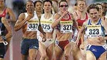 <b>NATALIA, SEGUNDA.</B> Natalia Rodríguez (izq) cedió ante Yegorova.