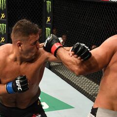 Dos Santos quebró el invicto de Tuivasa en Australia