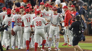 El cuadrangular de J.T. Realmuto en extrainnings sentenció la victoria de los Phillies de Philadelphia por 6-5 sobre los Astros de Houston.