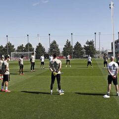 El Madrid completa su primer entrenamiento en el Di Stéfano