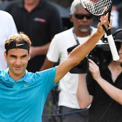 Federer se mete en la final y recupera el número 1 del mundo