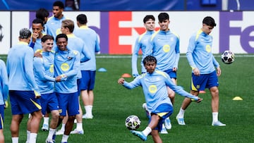 The entire Barcelona fanbase is putting its hopes in an 18-year-old to turn the tie around and advance to the semifinals.