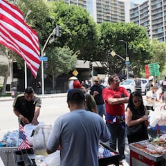 Vendedores en L.A. reciben ayudas económicas de la comunidad por miedo a salir de casa y ser capturados por el ICE