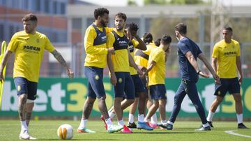 Buen ambiente en el entrenamiento de ayer del Villarreal.
  
 