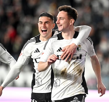 El asturiano del equipo burgalés solo necesitó 20 segundos para disponer de una ocasión y abrir el marcador. El canterano oviedista tiene mucha calidad y cuando la saca a relucir es decisivo para su equipo.
El asturiano del equipo burgalés solo necesitó 20 segundos para disponer de una ocasión y abrir el marcador. El canterano oviedista tiene mucha calidad y cuando la saca a relucir es decisivo para su equipo.