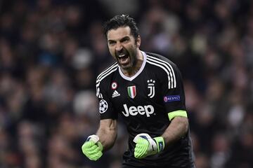 En la extensa carrera de Gigi Buffon, la Champions League es de los pocos trofeos que se le resiste. El meta italiano ha disputado varias finales (la última contra el Real Madrid en la temporada 16/17) y en todas ha salido con derrota. El final de su carrera se acerca y le quedan pocas oportunidades.