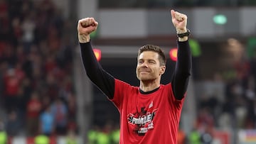 Leverkusen (Germany), 09/05/2024.- Head coach Xabi Alonso of Leverkusen celebrates after the UEFA Europa League semifinal second leg soccer match between Bayer 04 Leverkusen and AS Roma in Leverkusen, Germany, 09 May 2024. Leverkusen won 4-2 on aggregate. (Alemania) EFE/EPA/CHRISTOPHER NEUNDORF
