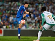 during the 9th round match between Santos and Cruz Azul as part of the Liga BBVA MX Varonil, Torneo Clausura 2026 at TSM Corona Stadium, on March 03, 2026 in Torreon, Coahuila, Mexico.