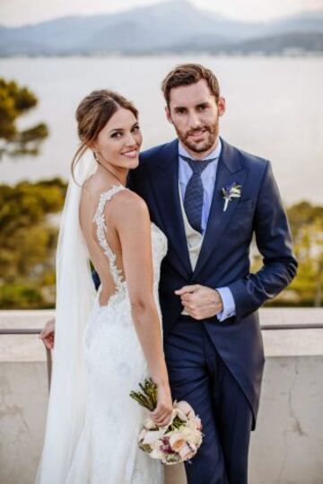 Fotografía cedida por los novios de la boda de la modelo Helen Lindes y el baloncestista Rudy Fernández que tuvo lugar el 4 de julio en La Fortaleza, un castillo del siglo XVII en Puerto de Pollensa (Mallorca). 