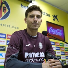 Pau Torres: "Mi idea es jugar muchos partidos en el Villarreal"
