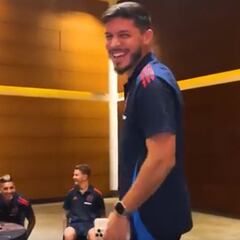 El venezolano de la U dice su edad y la reacción del plantel es imperdible: será viral