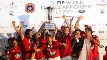 En el Club de Polo y Equitación San Cristóbal y con la presencia de la Subsecretaria de Deportes, Nicole Sáez se enfrentaron por la final del X Mundial de Polo FIP, los equipos de Chile (rojo) y Estados Unidos (azul).
Santiago, Chile
01/04/2015
Foto: Max Montecinos/IND