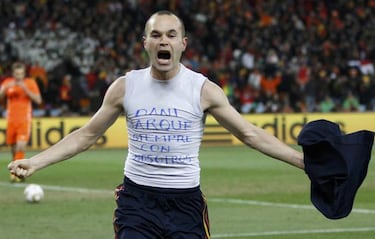 Iniesta: Lopetegui imitates Chris Coleman by calling up unfit player