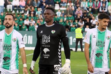 Kameni entre Yeremi y David Rodríguez,