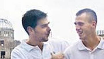 <b>TURISMO. </b>Calderón y Sergio Rodríguez, en el Museo de la Paz.