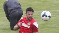 David Villa está ya con el grupo y Miranda es duda para Cornellà