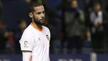 Mario Suárez con el Valencia.