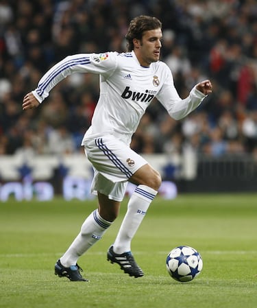 Jugó con el Real Madrid la temporada 2010-11.