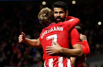 Griezmann y Diego Costa celebran un gol.