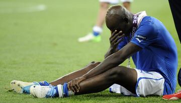 En la Eurocopa también se ha visto imágenes desgarradoras, una de ellas la protagonizó el delantero italiano, Balotelli quien lloró tras perder la Final 4-0 ante España en 2012.