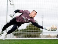 Lunin, durante un entrenamiento en Valdebebas.