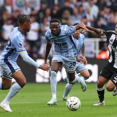 Barnes e Isak tumban al Tottenham