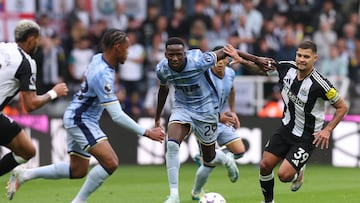 Barnes e Isak tumban al Tottenham