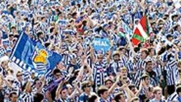 <B>TODOS CON LA REAL</B>. Los aficionados del equipo donostiarra se volcarán con su equipo en el último partido del campeonato para celebrar un gran año que, incluso, podría ser rematado con el título de Liga.