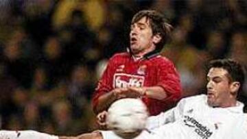 MORIENTES NO TUVO PUNTERÍA. Morientes tuvo mucha presencia en el área, remató con estilo y potencia, pero esta vez no encontró la portería de Alberto. El delantero se fajó en el área de la Real, pero no pudo mantener la racha goleadora que le acredita en las últimas jornadas de Liga.