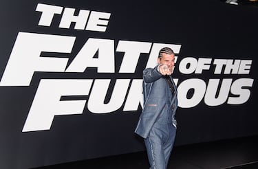 El que fuera portero del Barcelona también es productor y compositor musical bajo el nombre artístico de Wahin. Desde el año 2000, se desenvuelve dentro del género de la música urbana hasta el día de hoy. Algunas de sus composiciones están incluidas en películas de Hollywood, como por ejemplo La Habana (The Fate of the Furious). Aunque, el reconocimiento más importante de su carrera musical es el Grammy Latino logrado en 2016 al mejor álbum de flamenco, después de participar en el trabajo ‘Ámame como soy’ de la Niña Pastori.