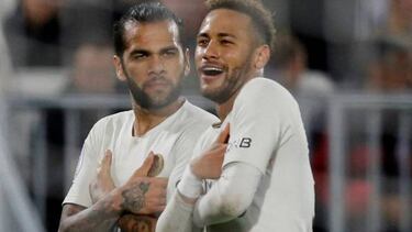 PSG: Dani Alves close to renewing contract