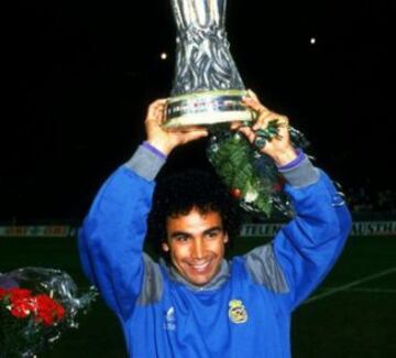 En el 86, terminó obteniendo la Copa de la UEFA con el Real Madrid.