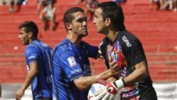 Nuñez vivió el partido desde el otro lado.