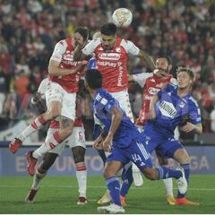 Santa Fe remonta y vence al líder Millonarios