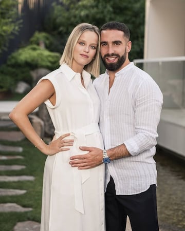 Esta misma semana, Dani Carvajal anunciaba que va a ser padre por primera vez junto a Daphne Cañizares, con la que oficializó su relación en las redes sociales el pasado año.